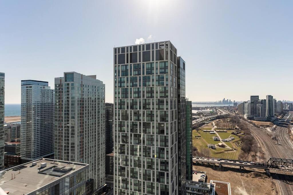 Luxury Downtown Lakeview & City View Condo Toronto Buitenkant foto