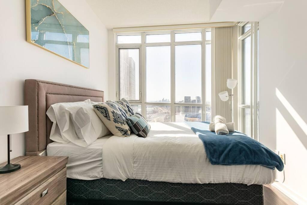 Luxury Downtown Lakeview & City View Condo Toronto Buitenkant foto