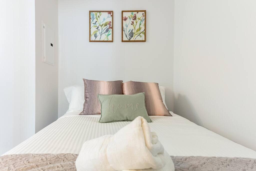 Luxury Downtown Lakeview & City View Condo Toronto Buitenkant foto